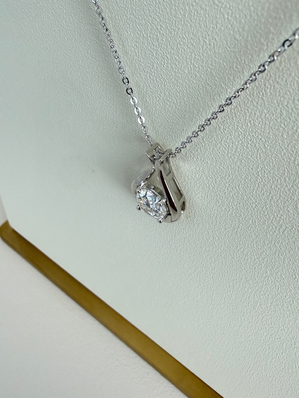S925 2ct Teardrop Moissanite Diamond Pendant Necklace - Picture 3 of 5